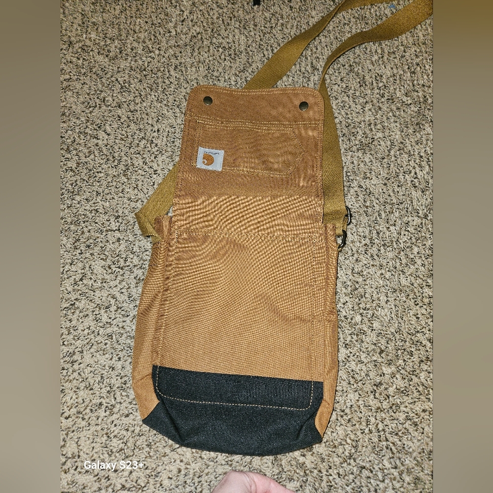 Carhartt cross body - Picture 2 of 5